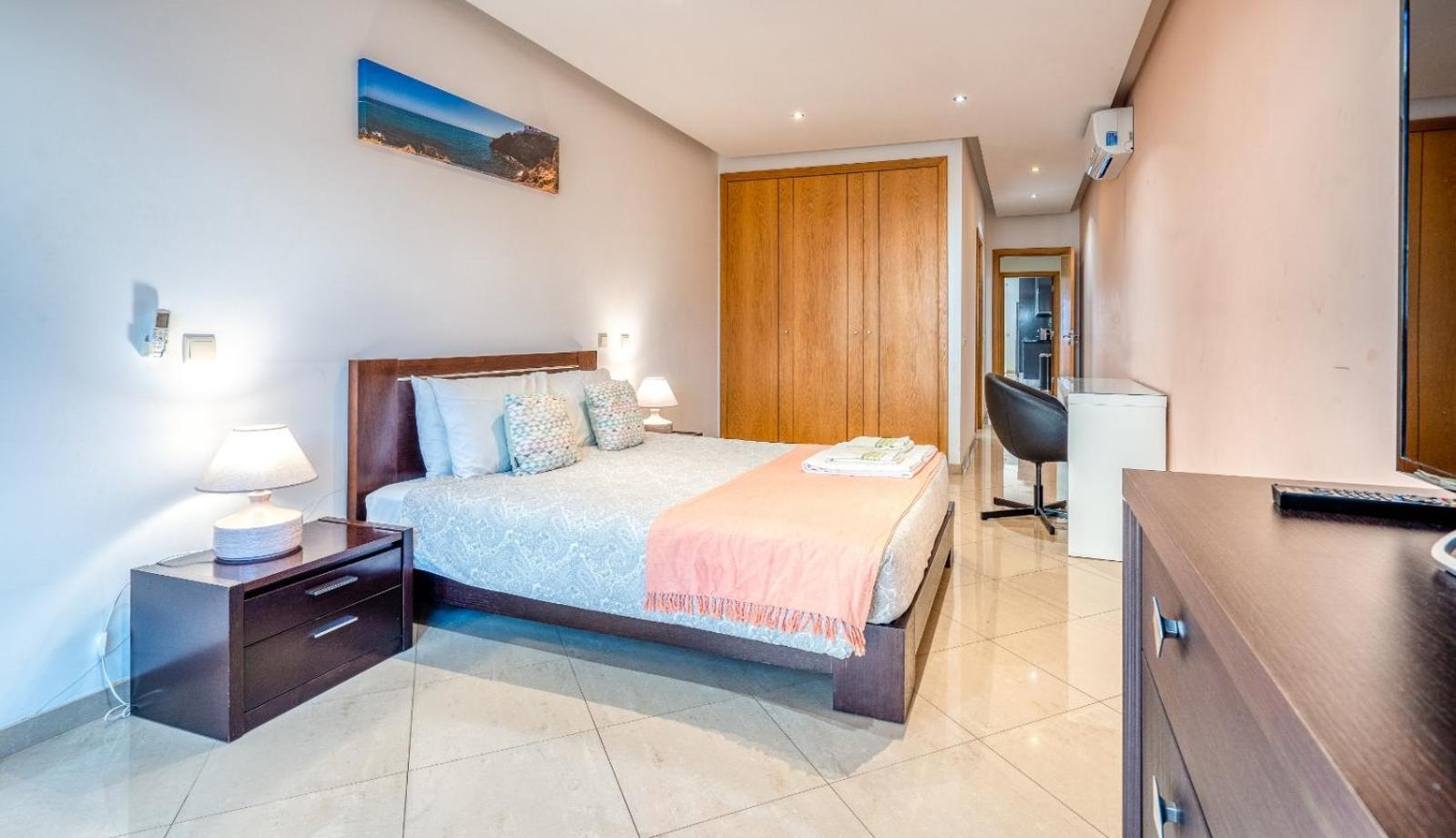 Full Private 300Sqm Villa Jacuzzi Heated Pool Ideal & Quiet Location Albufeira Exterior photo